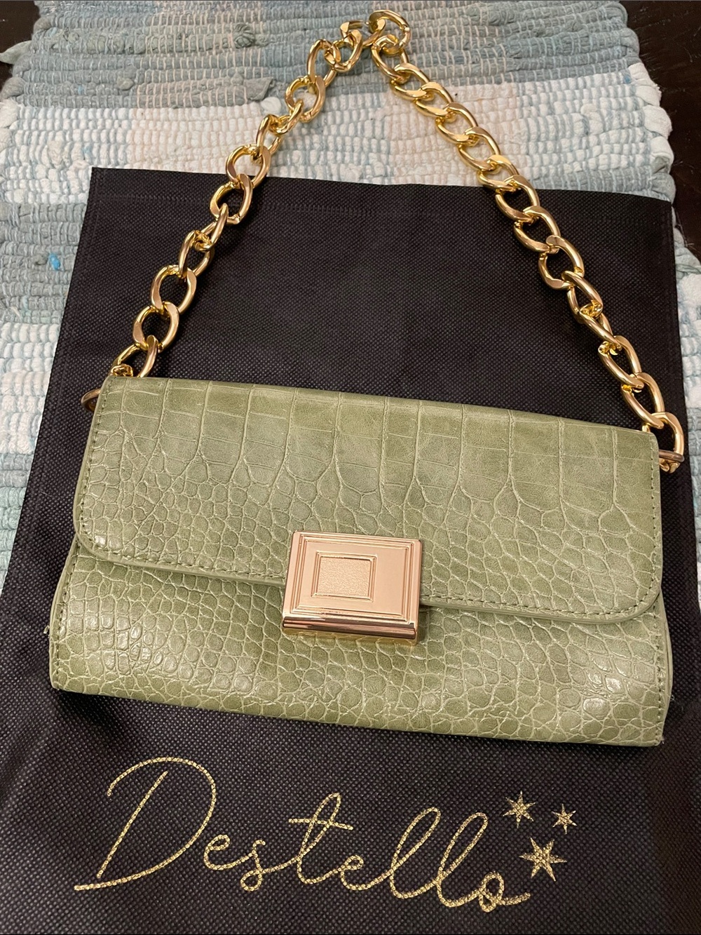 Green Croc-Embossed Shoulder Bag with Gold Chain